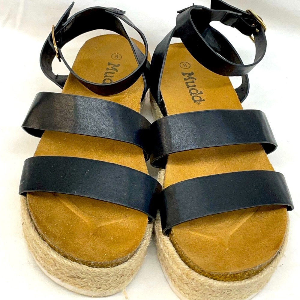 Mudd Black Sandals with Ankle Strap and Platform Sole ladies sz 8
